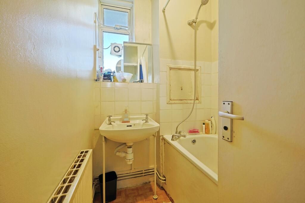 Flat 29 Drury House, Patmore Estate, London, SW8 4JJ