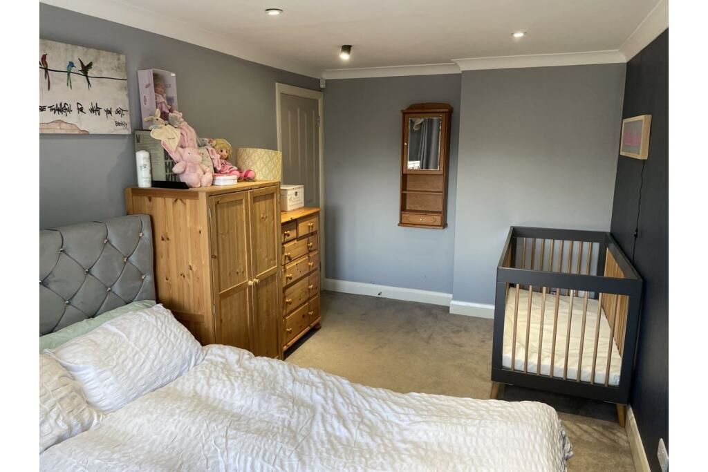 Flat 14 Blake House, Queensmead Road, Loudwater, High Wycombe, Buckinghamshire, HP10 9XE