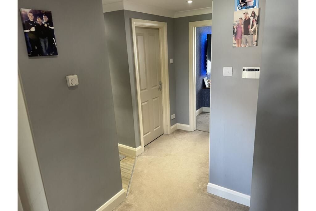 Flat 14 Blake House, Queensmead Road, Loudwater, High Wycombe, Buckinghamshire, HP10 9XE