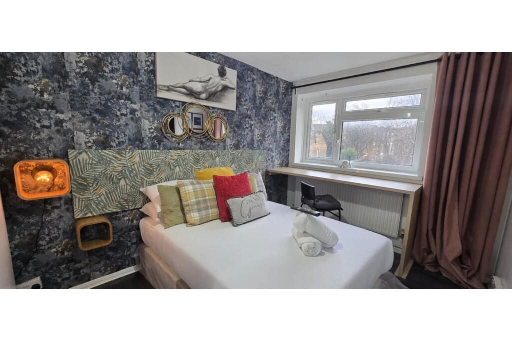 Flat 7 Lynde House, Gauden Road, London, SW4 6LN