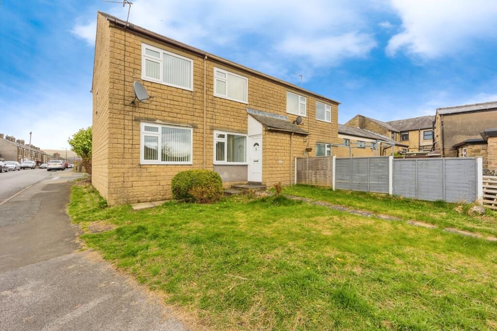 61 Kershaw Street, Glossop, Derbyshire, SK13 8NN