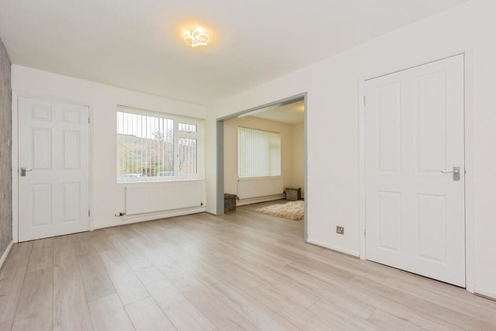 61 Kershaw Street, Glossop, Derbyshire, SK13 8NN