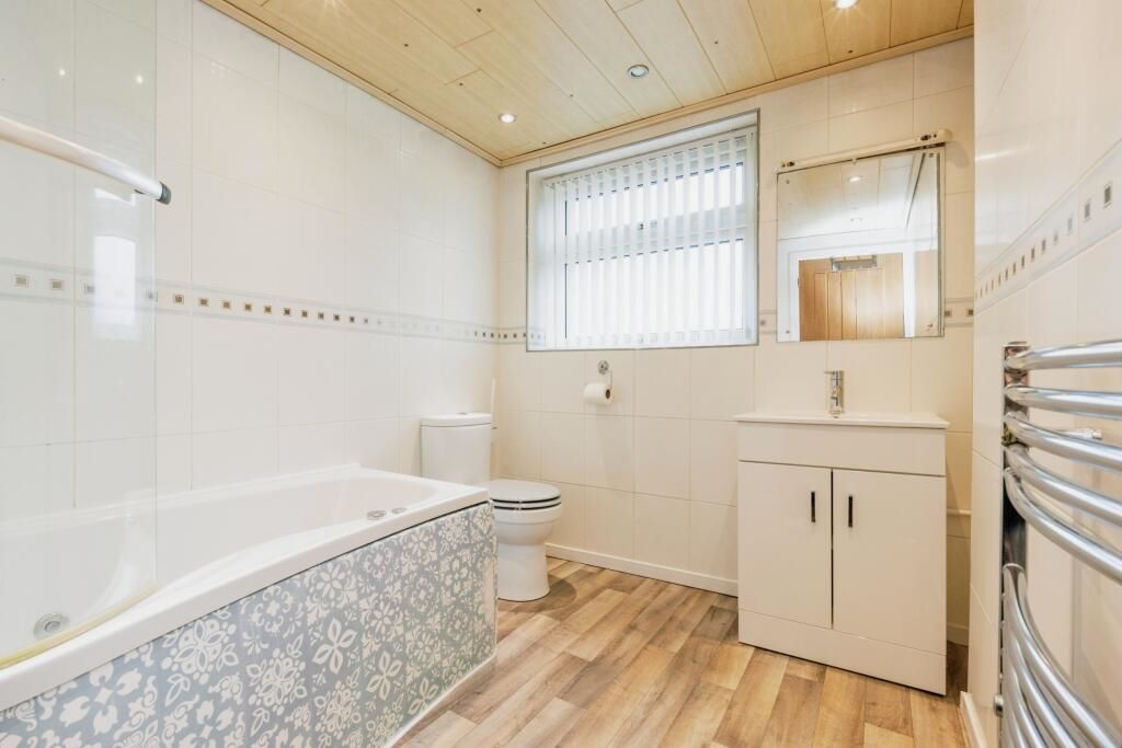 Irlam, Manchester, Lancashire, M44 6BT - Online Auctions