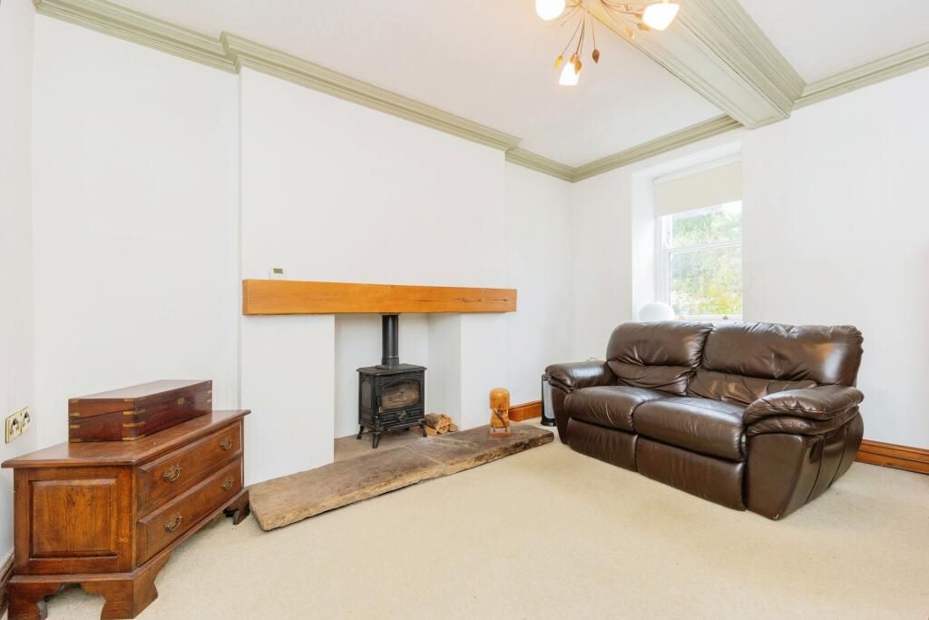 5 Hadfield Cross Hadfield, Glossop, Derbyshire, SK13 1NT