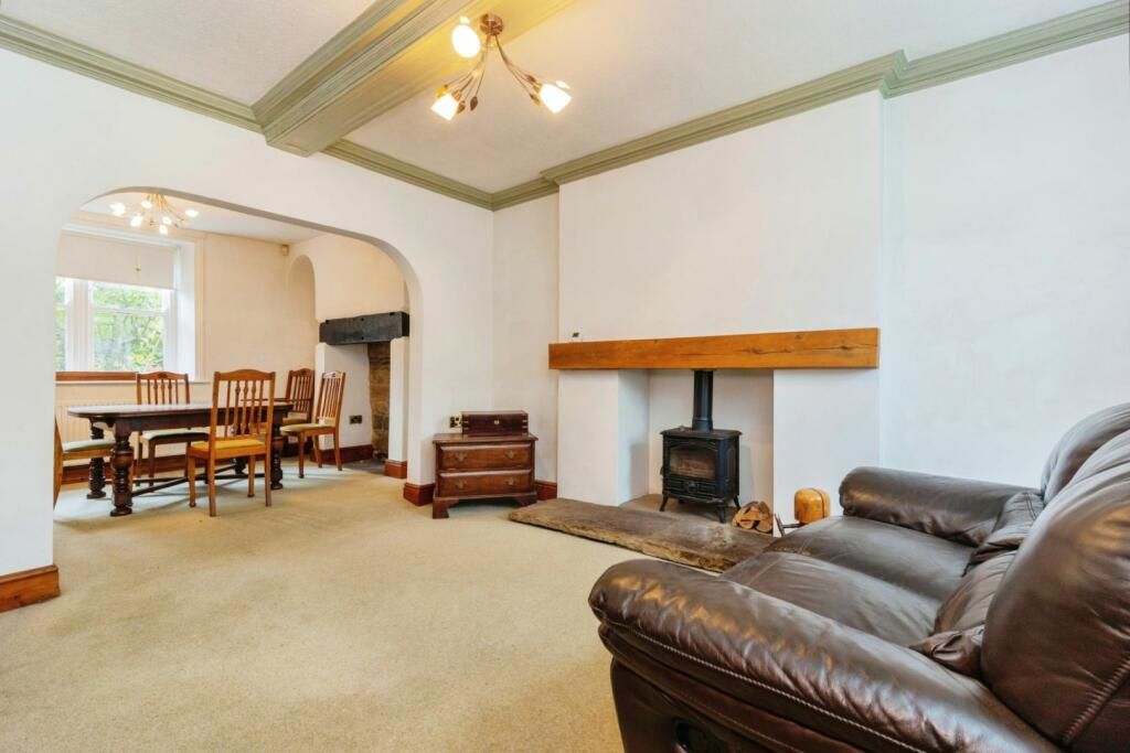 5 Hadfield Cross Hadfield, Glossop, Derbyshire, SK13 1NT