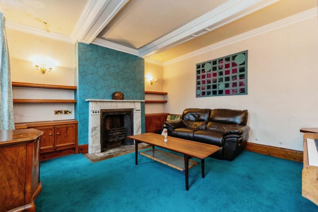 5 Hadfield Cross Hadfield, Glossop, Derbyshire, SK13 1NT