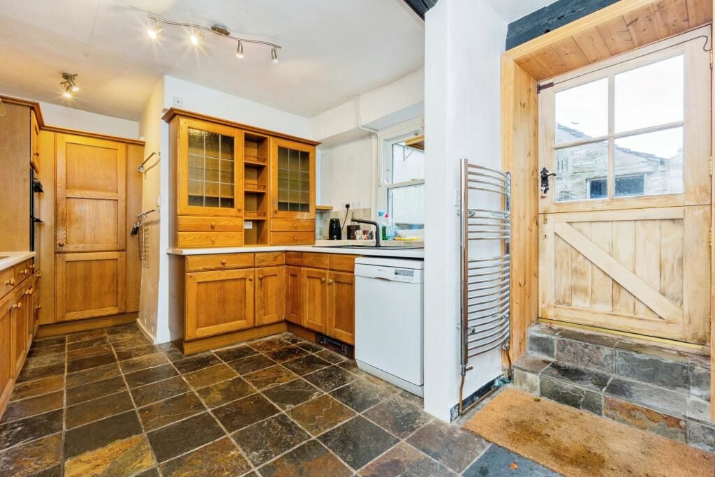 5 Hadfield Cross Hadfield, Glossop, Derbyshire, SK13 1NT