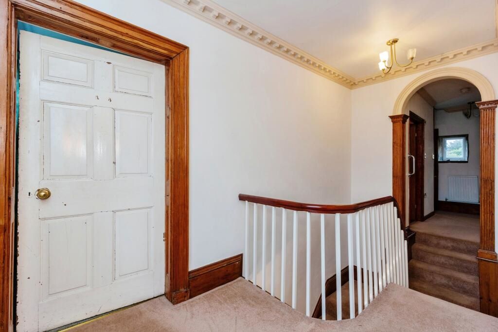 5 Hadfield Cross Hadfield, Glossop, Derbyshire, SK13 1NT