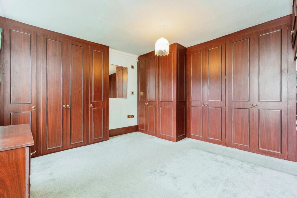 5 Hadfield Cross Hadfield, Glossop, Derbyshire, SK13 1NT