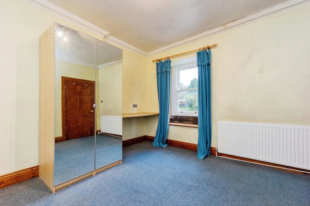 5 Hadfield Cross Hadfield, Glossop, Derbyshire, SK13 1NT