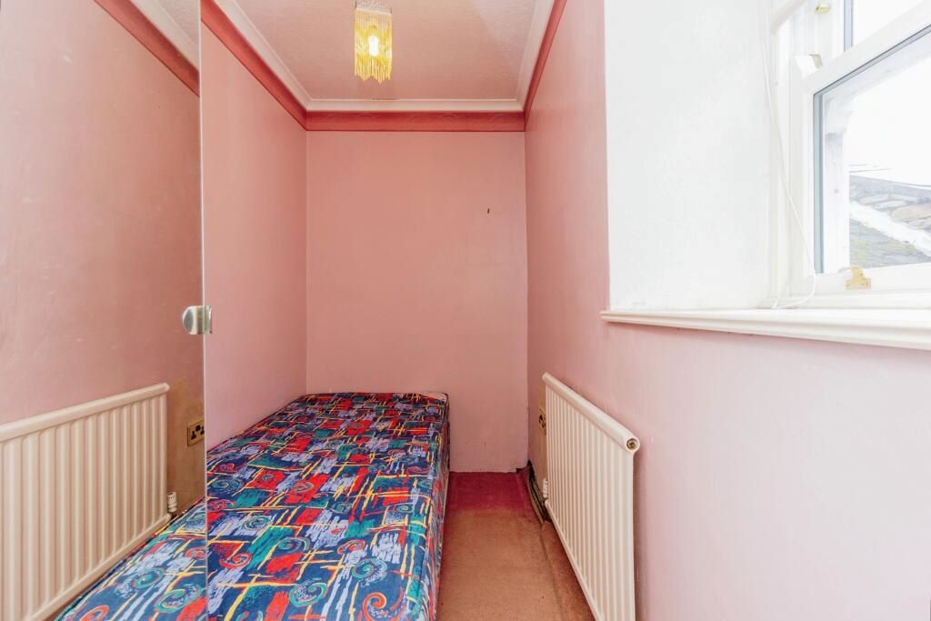 5 Hadfield Cross Hadfield, Glossop, Derbyshire, SK13 1NT