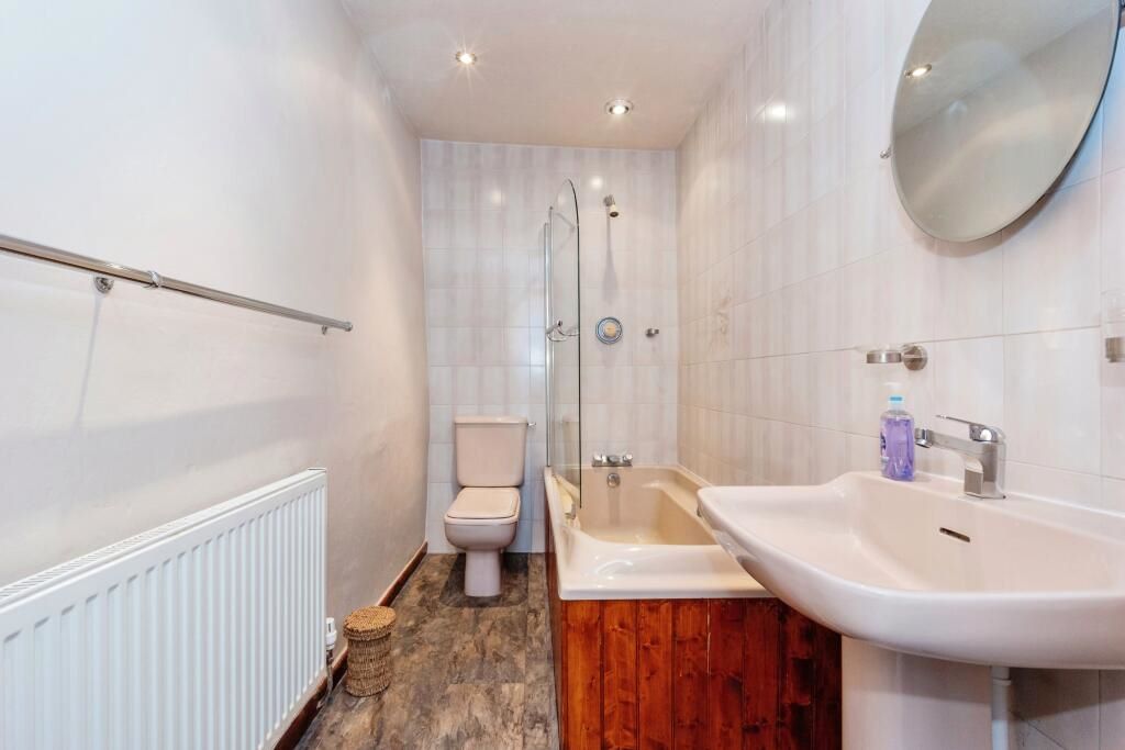 5 Hadfield Cross Hadfield, Glossop, Derbyshire, SK13 1NT