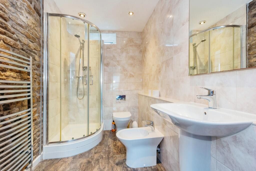 5 Hadfield Cross Hadfield, Glossop, Derbyshire, SK13 1NT