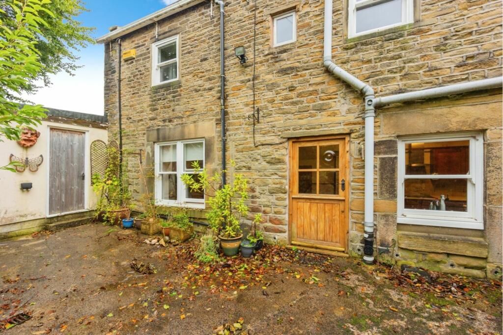5 Hadfield Cross Hadfield, Glossop, Derbyshire, SK13 1NT