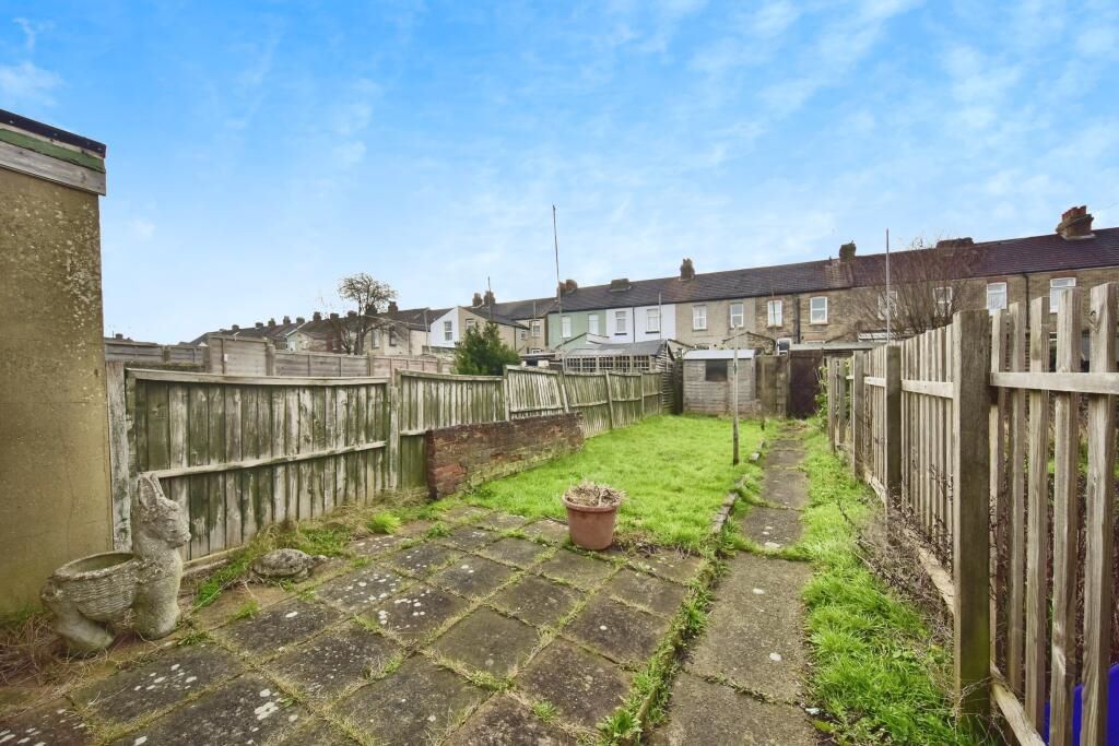 44 St. Johns Road, Gillingham, Kent, ME7 5NB