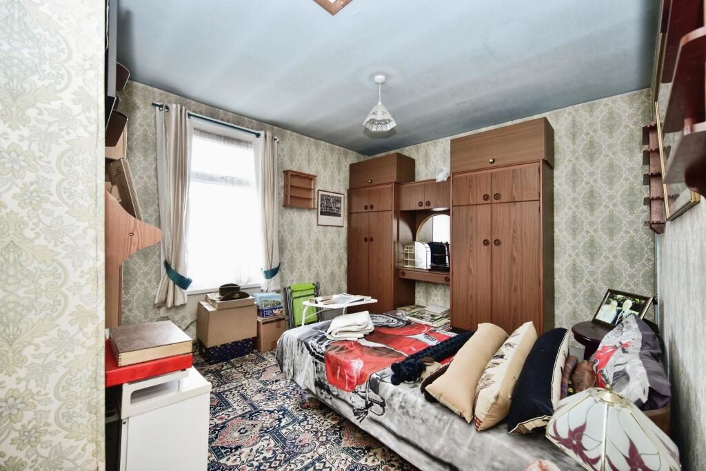 44 St. Johns Road, Gillingham, Kent, ME7 5NB