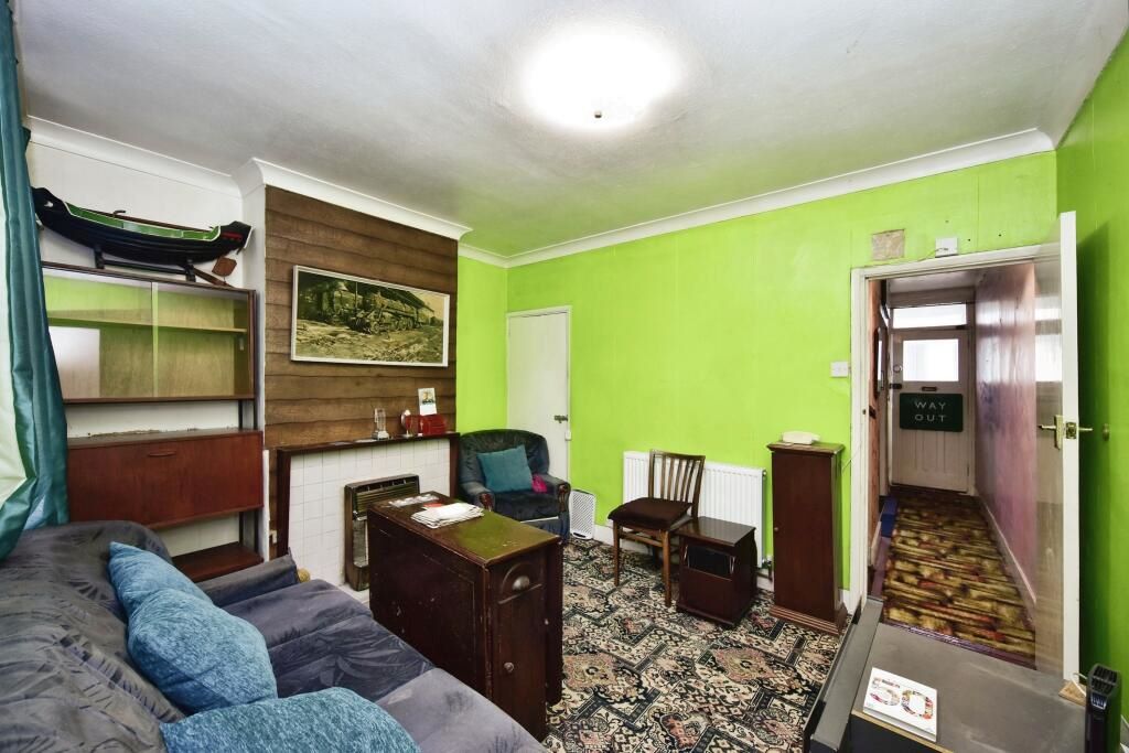 44 St. Johns Road, Gillingham, Kent, ME7 5NB