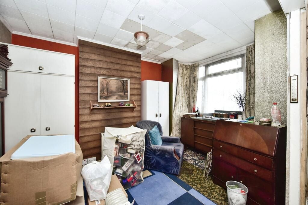 44 St. Johns Road, Gillingham, Kent, ME7 5NB