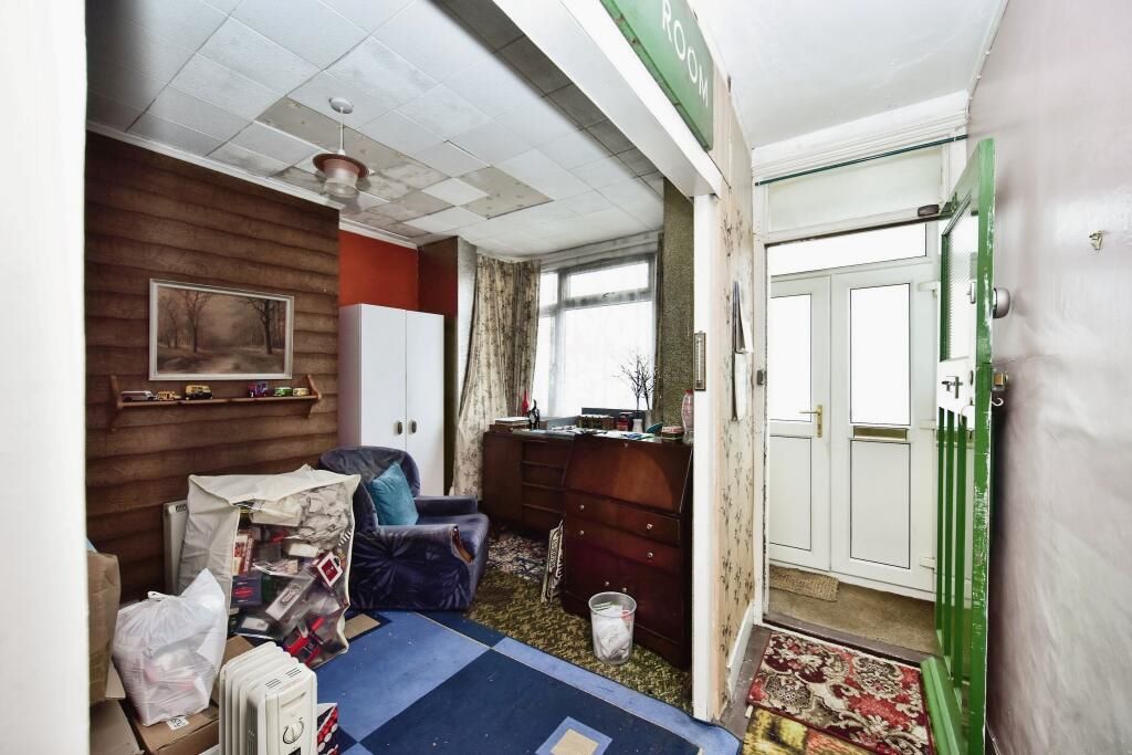 44 St. Johns Road, Gillingham, Kent, ME7 5NB