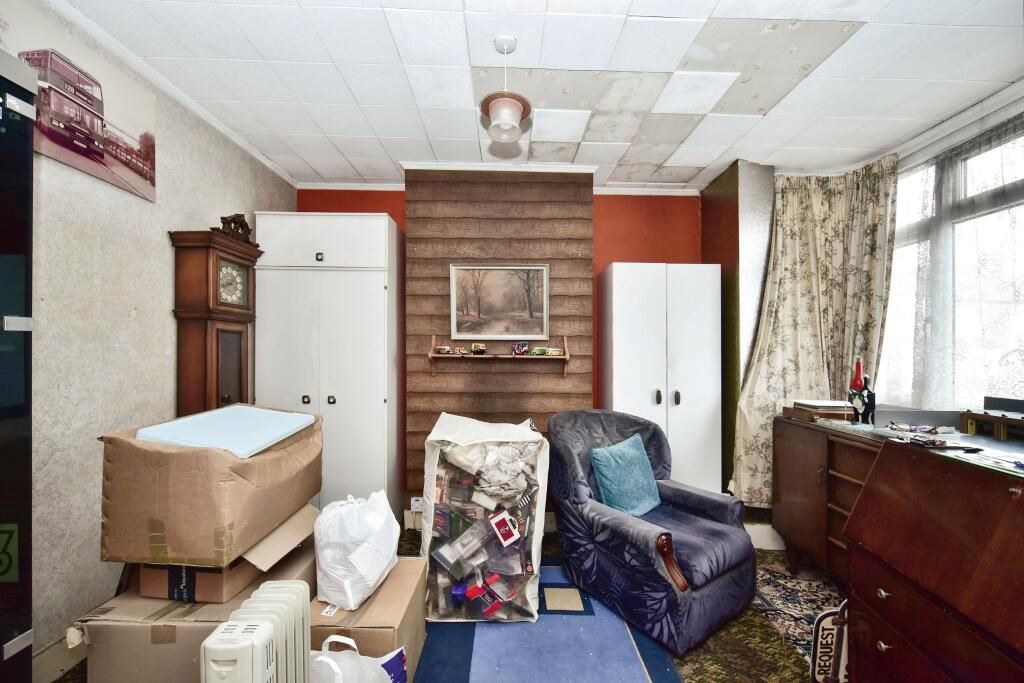 44 St. Johns Road, Gillingham, Kent, ME7 5NB