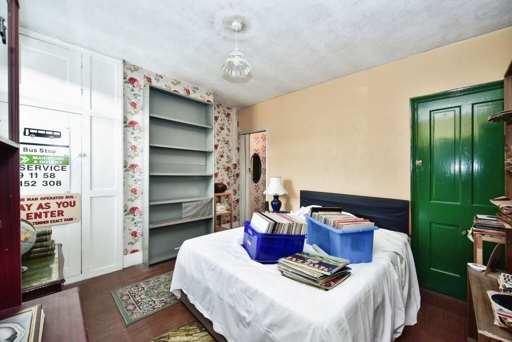 44 St. Johns Road, Gillingham, Kent, ME7 5NB