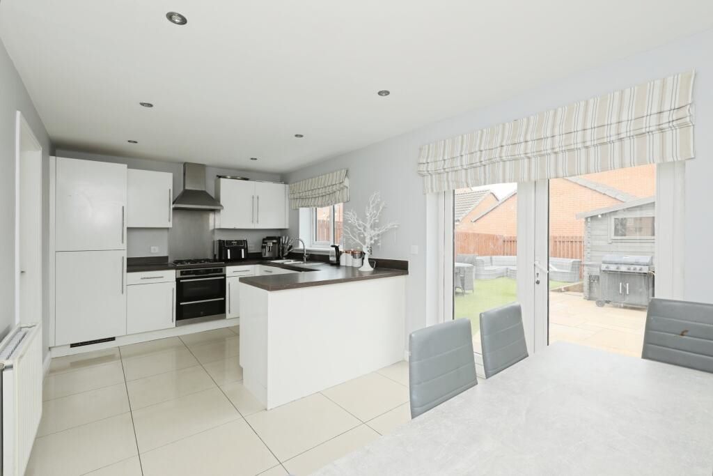 28 Mirabelle Way Harworth, Doncaster, South Yorkshire, DN11 8DA