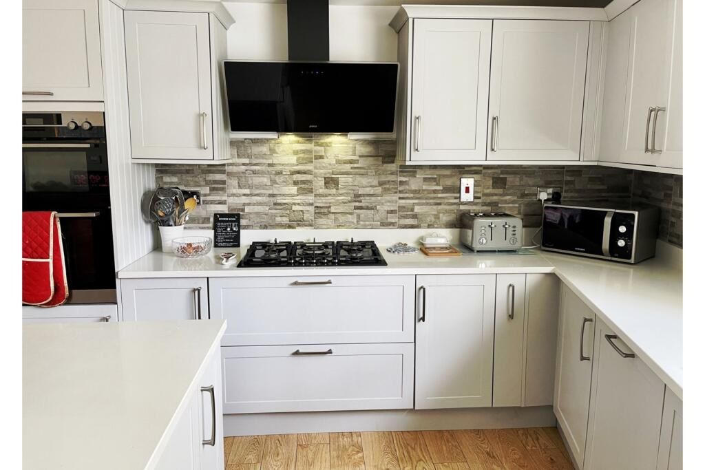 69 Thornes Lane, Wakefield, West Yorkshire, WF2 7RB