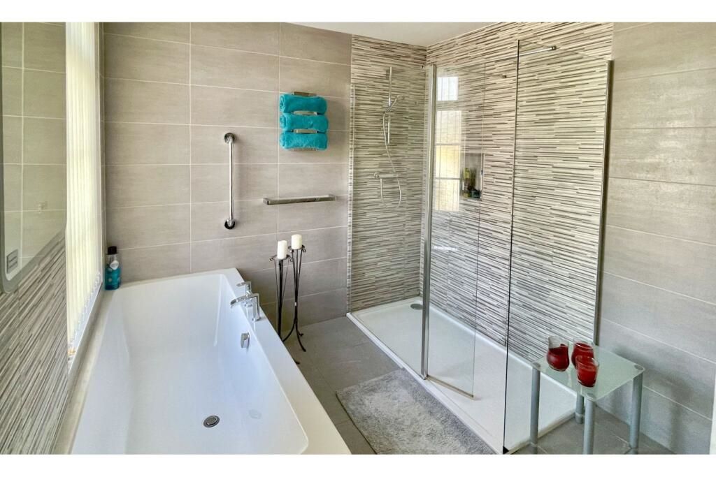 69 Thornes Lane, Wakefield, West Yorkshire, WF2 7RB