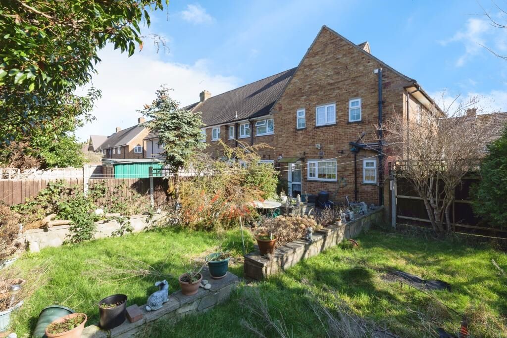 120 Elsinge Road, Enfield, Middlesex, EN1 4NU