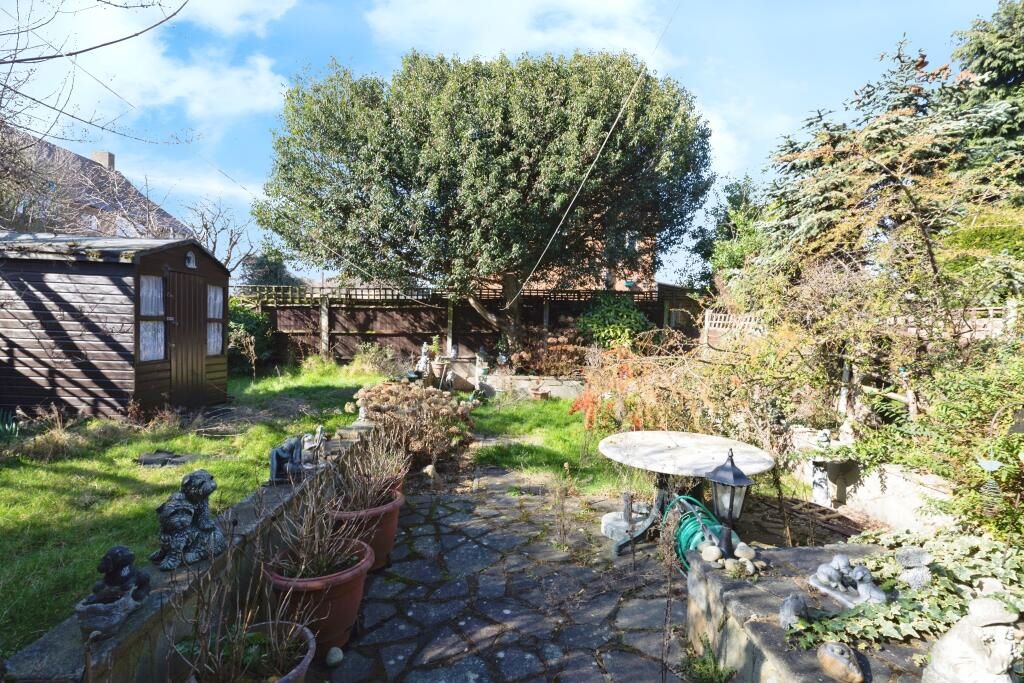 120 Elsinge Road, Enfield, Middlesex, EN1 4NU