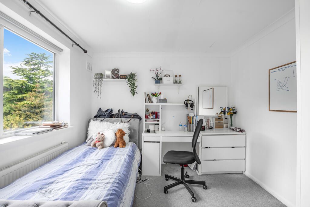 38 Whitefield Avenue, Purley, Surrey, CR8 4BJ