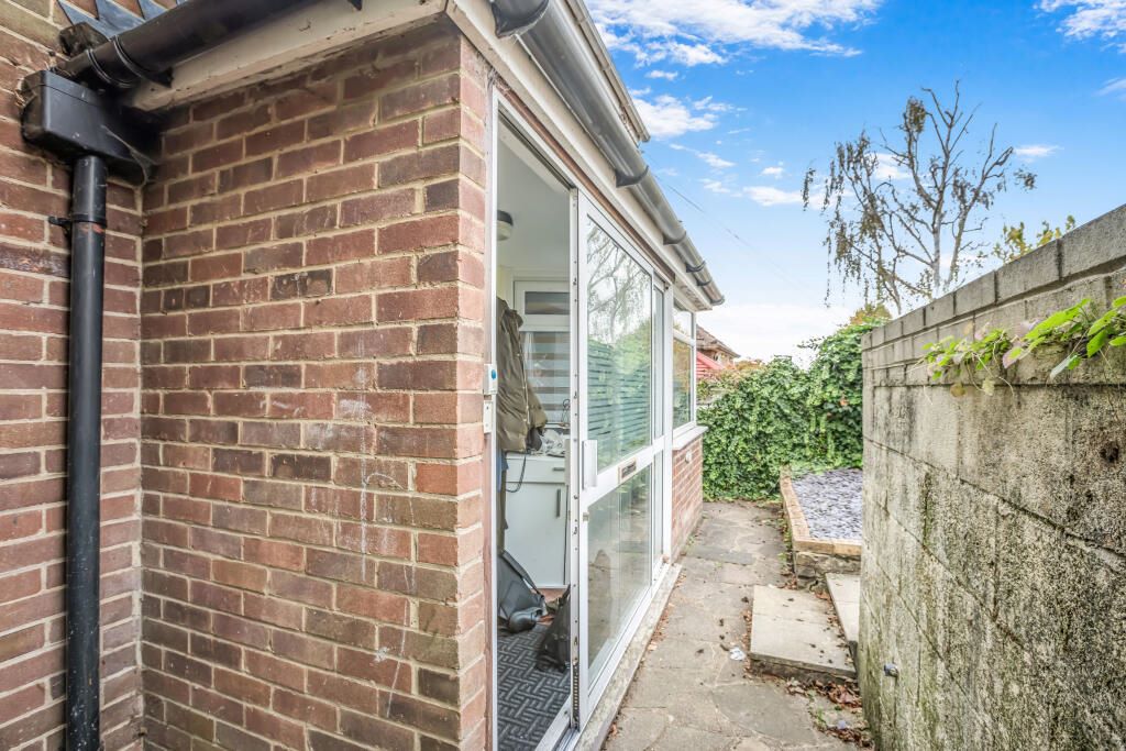 38 Whitefield Avenue, Purley, Surrey, CR8 4BJ