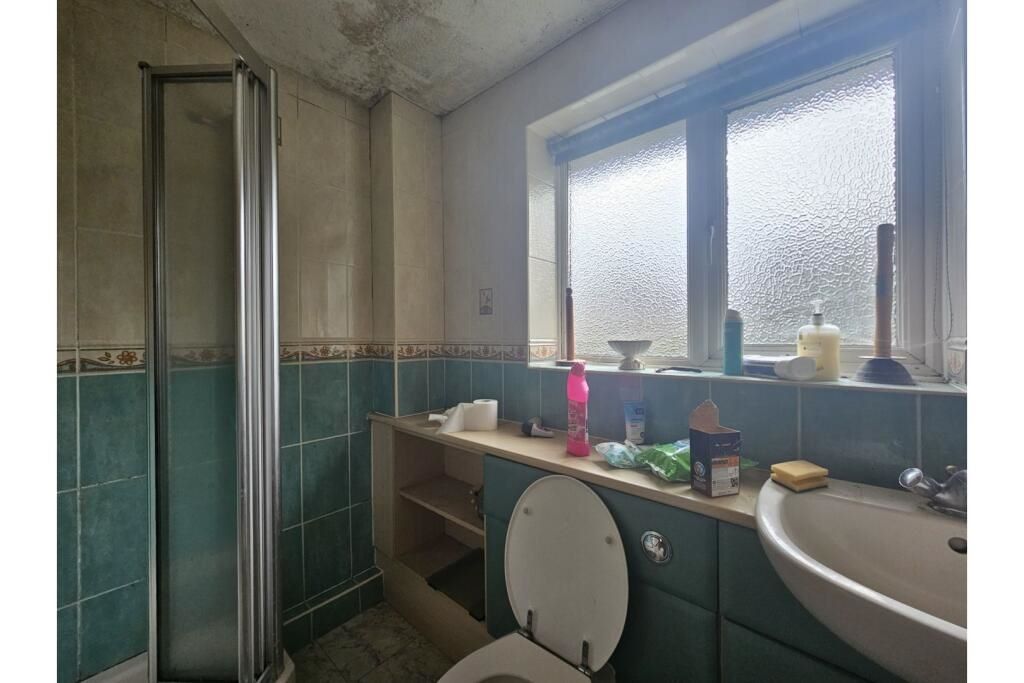 Holliers Hill, Bexhill-on-Sea, East Sussex, TN40 2DR - Online Auctions