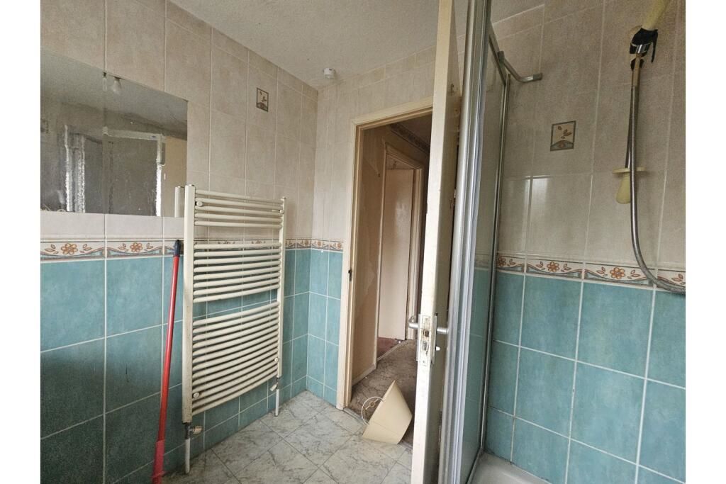 Holliers Hill, Bexhill-on-Sea, East Sussex, TN40 2DR - Online Auctions