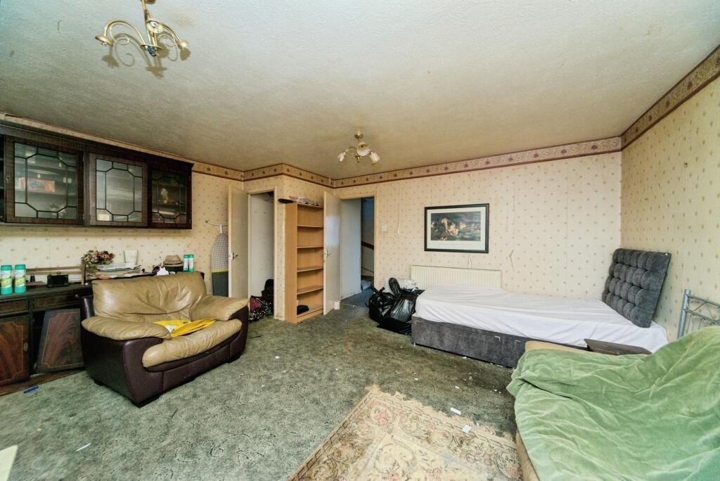 Holliers Hill, Bexhill-on-Sea, East Sussex, TN40 2DR - Online Auctions