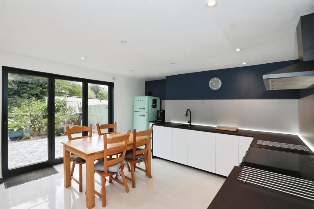 Crewe, Cheshire, CW2 7RJ - Online Auctions