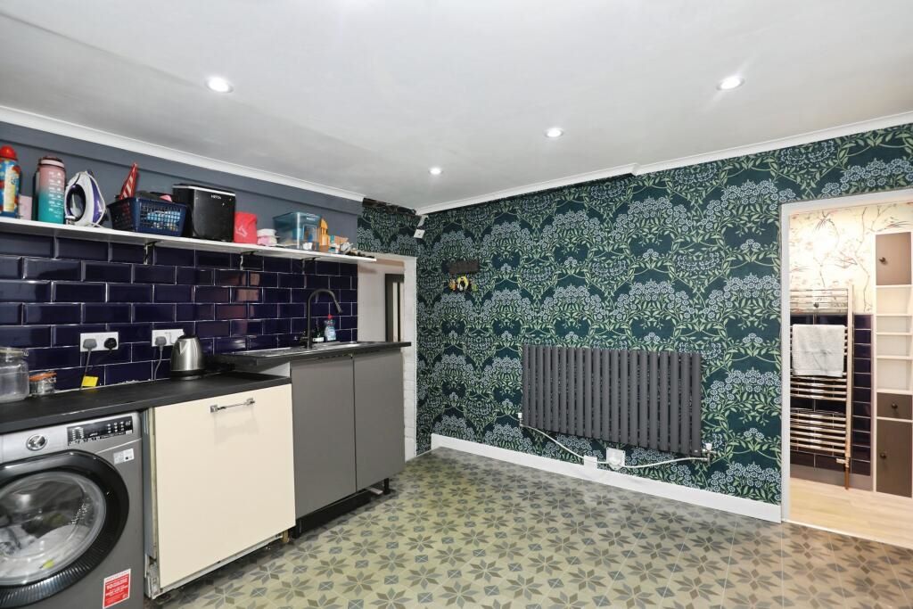 Crewe, Cheshire, CW2 7RJ - Online Auctions