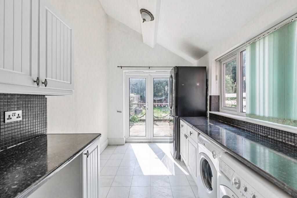 16 Upper Queen Street, Rushden, Northamptonshire, NN10 0BA