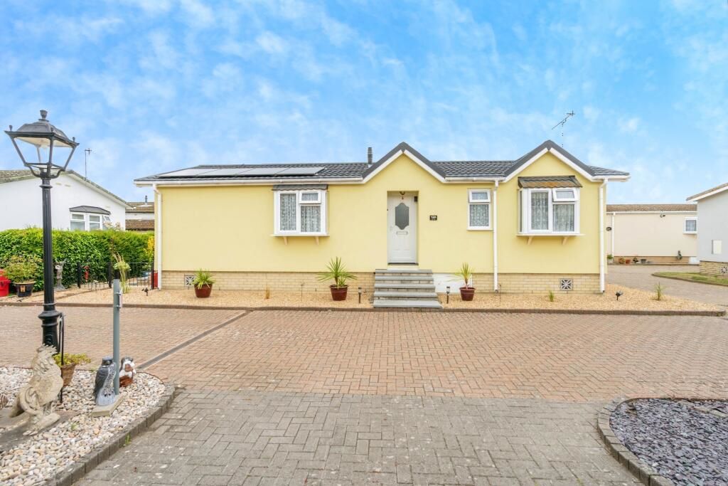 12a Churt Drive Poplars Court, Bognor Regis, West Sussex, PO22 9SY