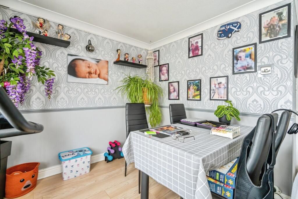 12a Churt Drive Poplars Court, Bognor Regis, West Sussex, PO22 9SY