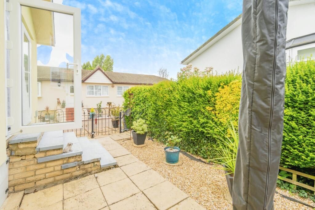 12a Churt Drive Poplars Court, Bognor Regis, West Sussex, PO22 9SY