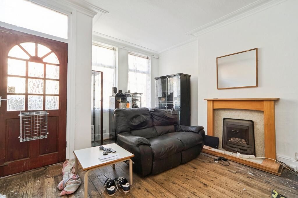 5 Broughton Avenue, Leeds, West Yorkshire, LS9 6BD