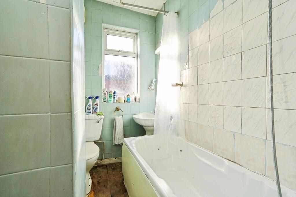 5 Broughton Avenue, Leeds, West Yorkshire, LS9 6BD