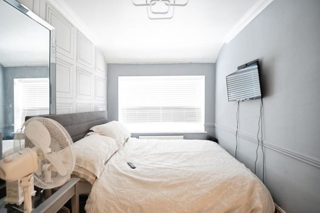 131 Grafton Road, Dagenham, Essex, RM8 3EX