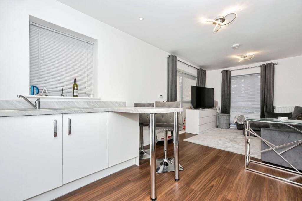 1 Dovestone Close West Thurrock, Grays, Essex, RM20 3DF