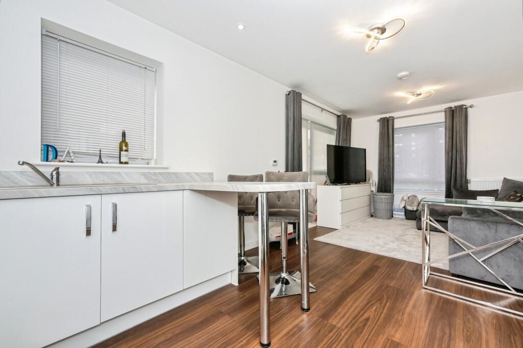 1 Dovestone Close West Thurrock, Grays, Essex, RM20 3DF