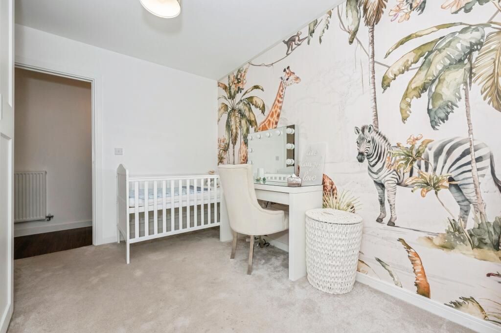 1 Dovestone Close West Thurrock, Grays, Essex, RM20 3DF