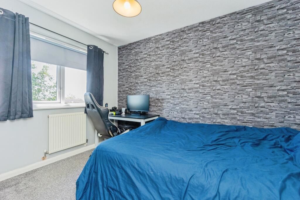 35 Pearly Bank, Oldham, Lancashire, OL1 4PQ