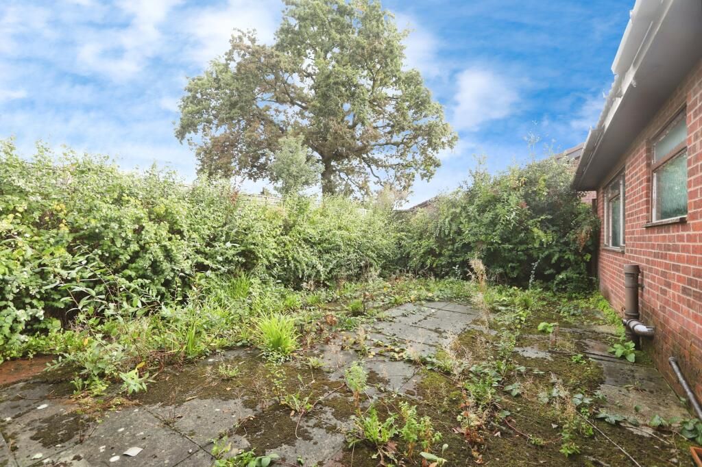 Dee, Wrexham, Clwyd, LL13 0DZ