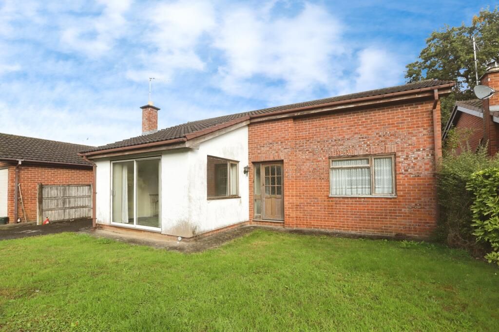 Dee, Wrexham, Clwyd, LL13 0DZ